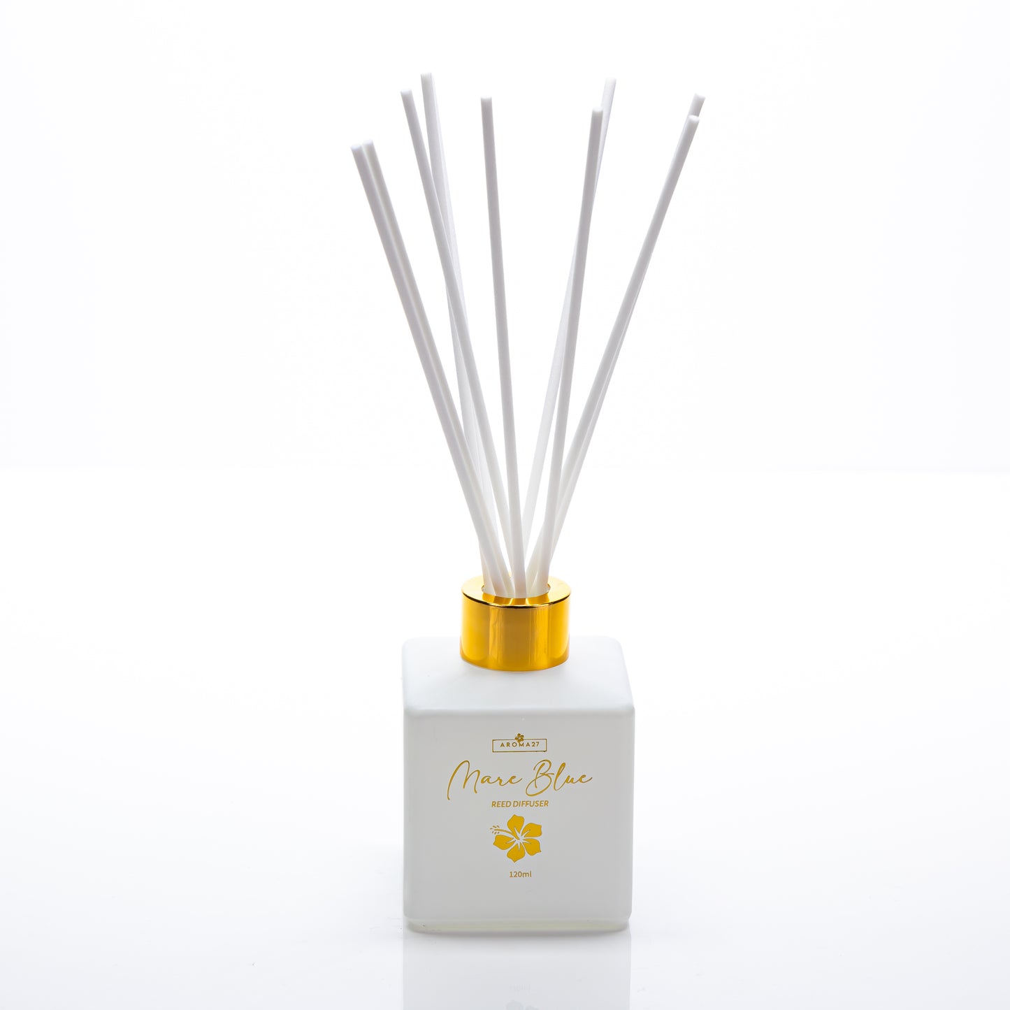 Reed Diffuser Let yourself be enveloped by the essence of the ocean with our Mare Blue Reed Diffuser. With an impeccable design, this diffuser fuses beauty with function, being the perfect finishing touch for any corner of your home. • Volume: 120ml, guaranteeing a persistent and long-lasting fragrance. • Contemporary …